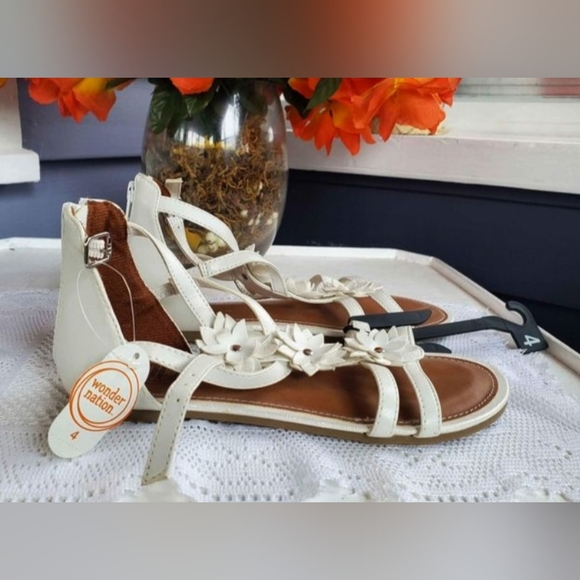 New Wonder Nation Floral Zipped Back Open-Toed Ankle Wrap Flats Sandal Fits 4/5 - Picture 2 of 7